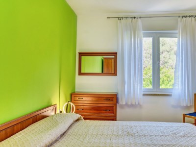 Apartment Three bedroom apartment with balcony and sea view Martinšćica, Cres A-23222-a - Outdoor photo 27