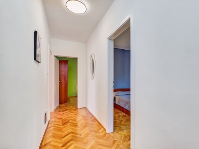 Apartment Three bedroom apartment with balcony and sea view Martinšćica, Cres A-23222-a - Outdoor photo 34