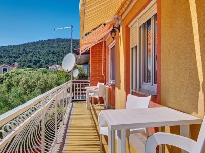 Apartment Three bedroom apartment with balcony and sea view Martinšćica, Cres A-23222-a - Outdoor photo 39