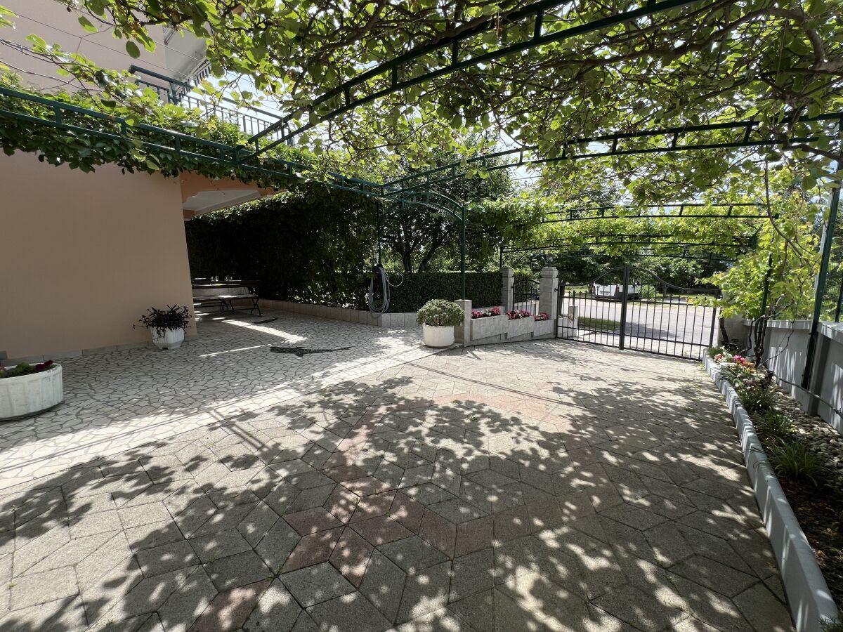 Apartment Two bedroom apartment with terrace Dramalj, Crikvenica A-23261-a - Outdoor photo 4