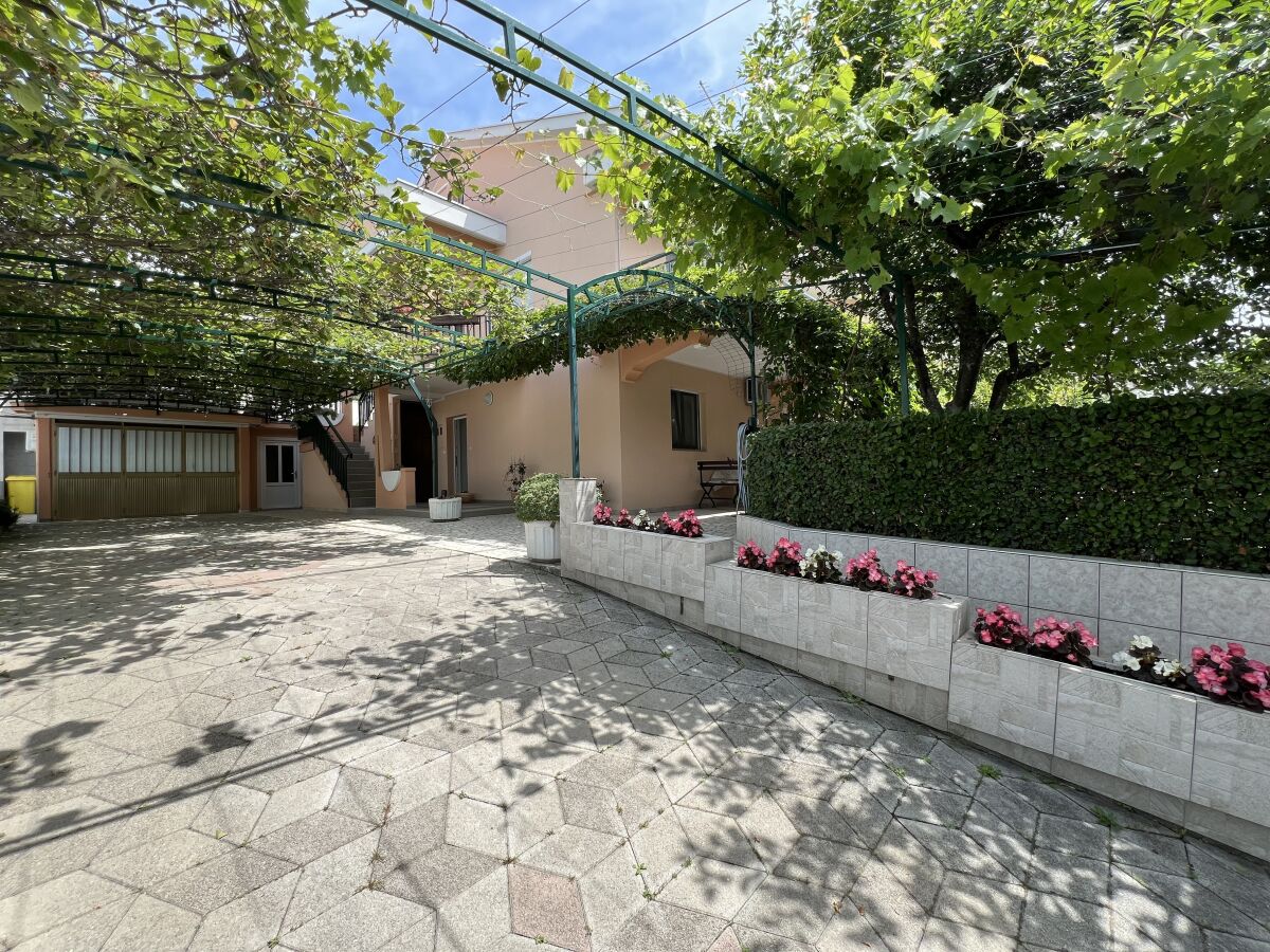 Apartment Two bedroom apartment with terrace Dramalj, Crikvenica A-23261-a - Outdoor photo 5