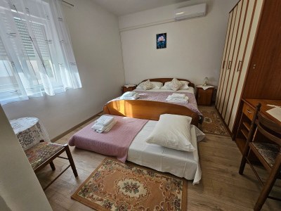 Apartment One bedroom apartment with terrace Mundanije, Rab A-23315-a - Outdoor photo 7