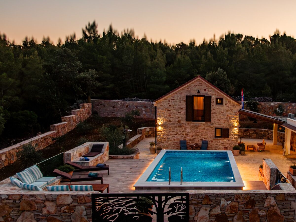 Holiday house Three bedroom house with terrace Basina, Hvar K-23475 - Outdoor photo 2