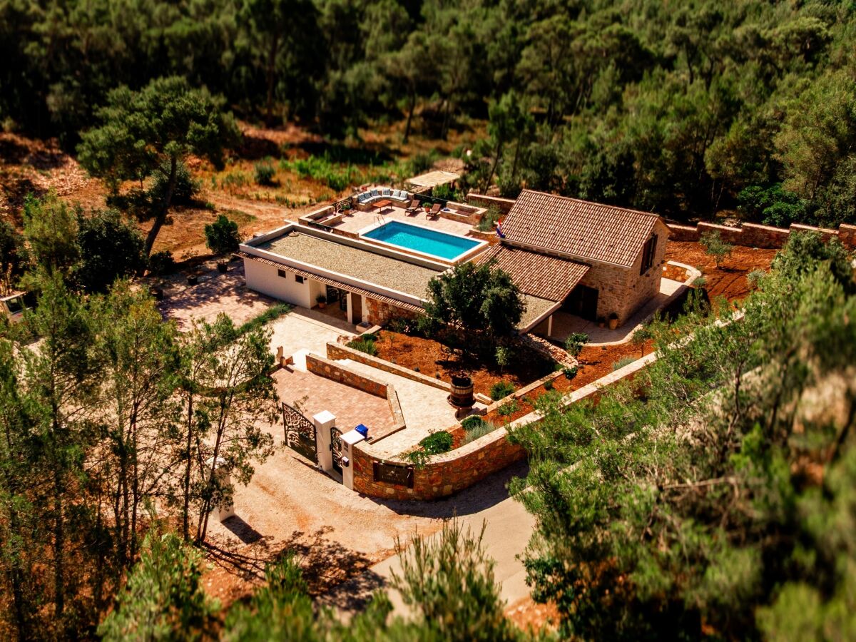 Holiday house Three bedroom house with terrace Basina, Hvar K-23475 - Outdoor photo 3