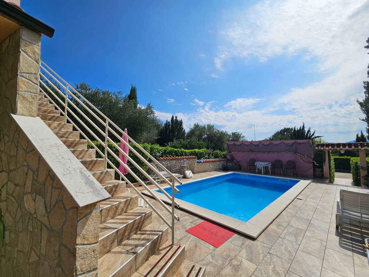 Holiday house Two bedroom house with terrace Ljutići, Krk K-23686 - Outdoor photo 4