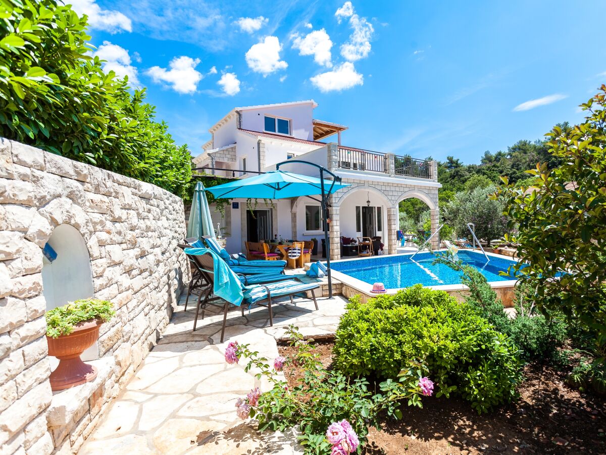 Holiday house Comfortable and spacious house near beach Gršćica, Korčula K-23487 - Outdoor photo 5