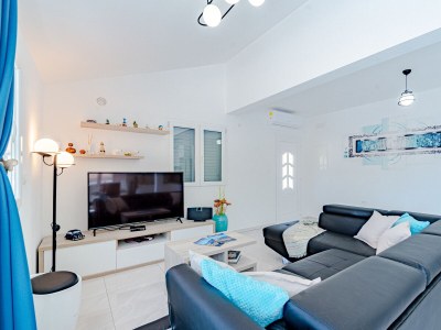 Holiday house Comfortable and spacious house near beach Gršćica, Korčula K-23487 - Outdoor photo 21