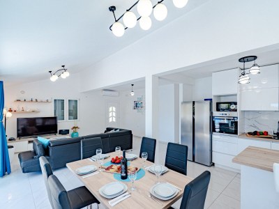 Holiday house Comfortable and spacious house near beach Gršćica, Korčula K-23487 - Outdoor photo 30