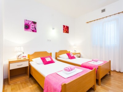 Holiday house Comfortable and spacious house near beach Gršćica, Korčula K-23487 - Outdoor photo 37