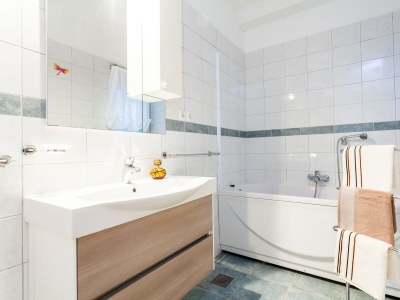 Holiday house Comfortable and spacious house near beach Gršćica, Korčula K-23487 - Outdoor photo 44