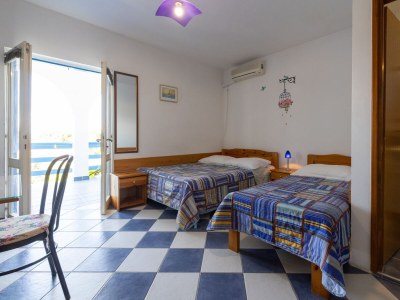 Apartment Studio flat with terrace Sućuraj, Hvar AS-6852-e in Sućuraj - Apartment