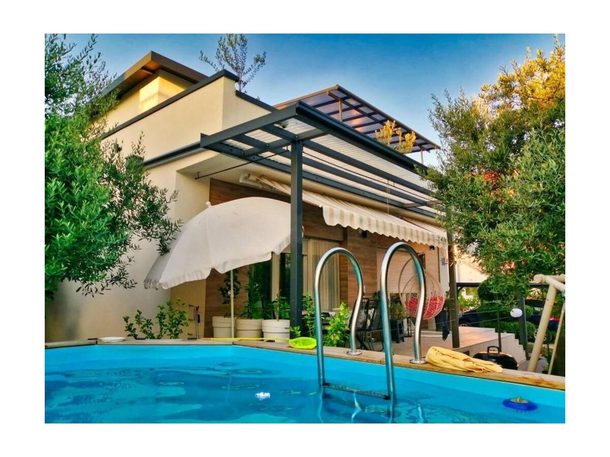 Apartment Two bedroom apartment with terrace Vodice A-23759-a