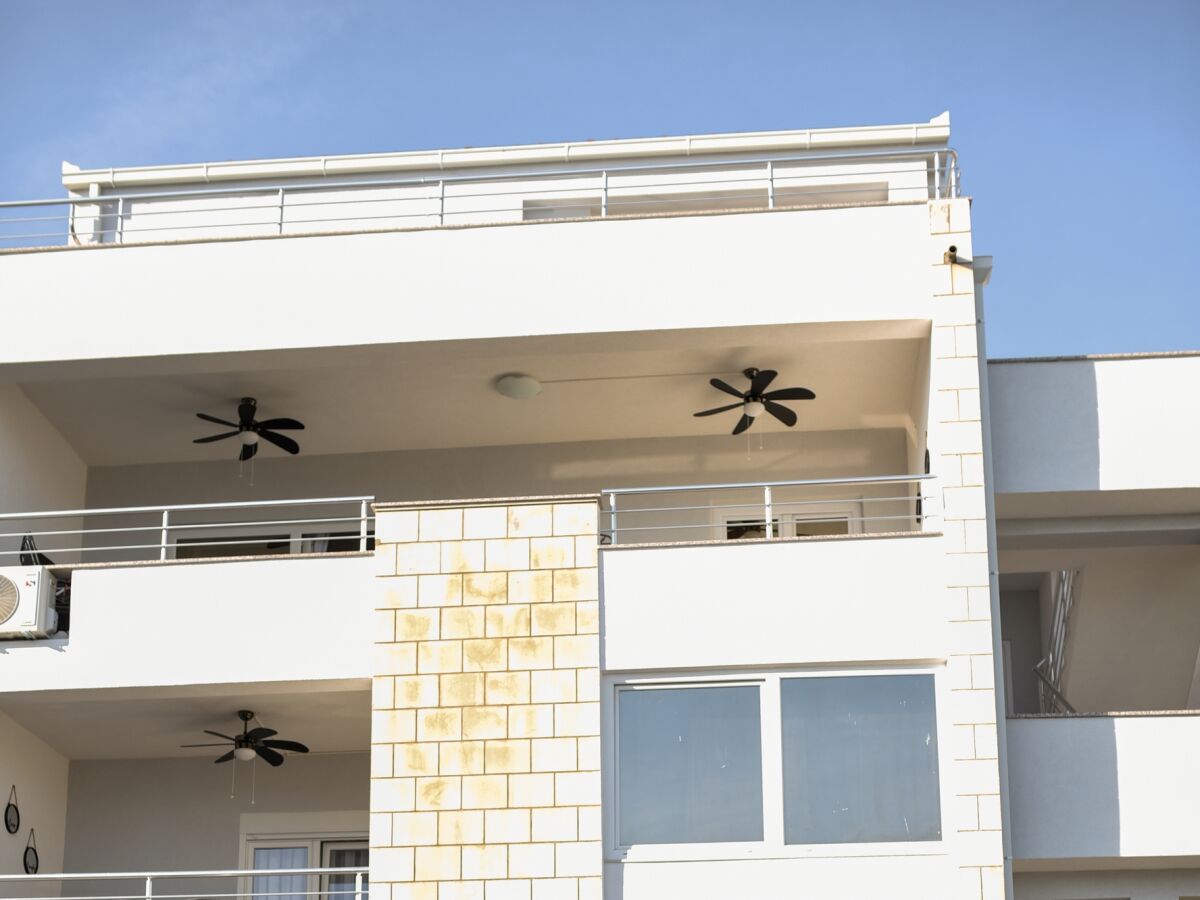 Apartment Three bedroom apartment with terrace and sea view Makarska A-19795-d - Outdoor photo 5