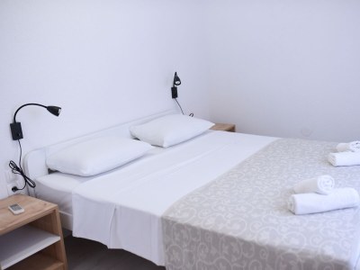 Apartment Three bedroom apartment with terrace and sea view Makarska A-19795-d - Outdoor photo 15