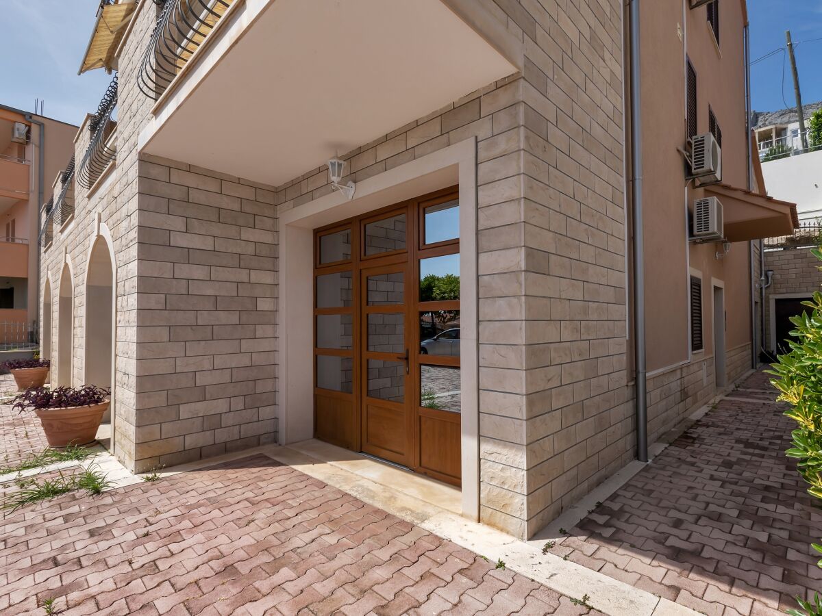 Holiday room with balcony and sea view Duće, Omiš S-10303-d - Outdoor photo 3