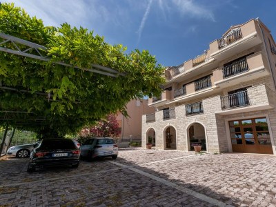 Holiday room with balcony and sea view Duće, Omiš S-10303-d in Omiš - Holiday room