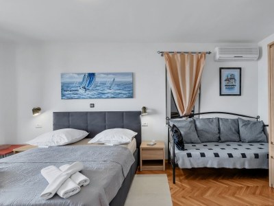 Holiday room with balcony and sea view Duće, Omiš S-10303-f - Outdoor photo 19