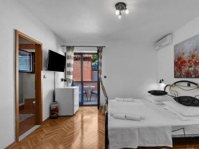 Holiday room with balcony Duće, Omiš S-10303-h - Outdoor photo 16