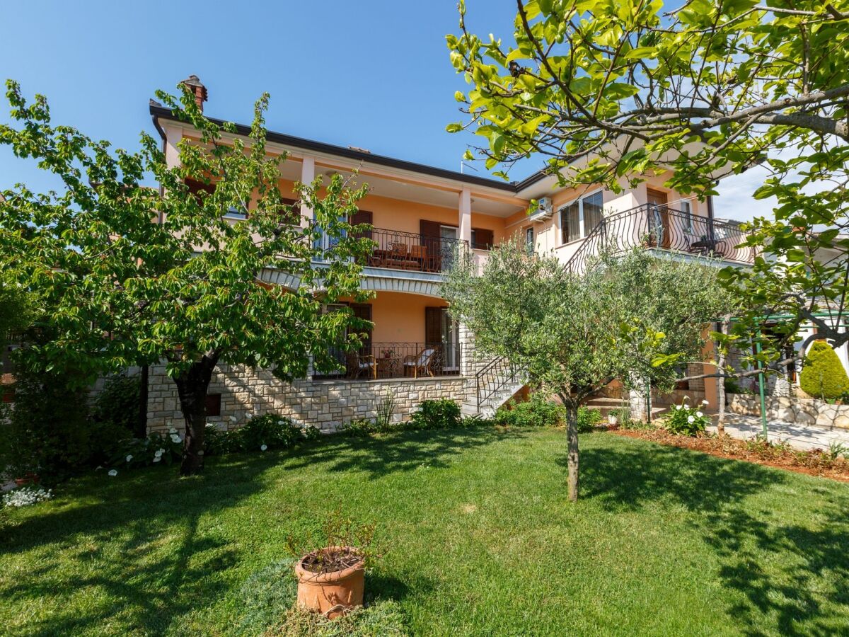 Apartment Three bedroom apartment with terrace Rovinj A-14153-a - Outdoor photo 4