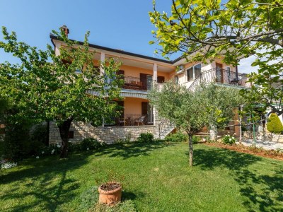 Apartment Three bedroom apartment with terrace Rovinj A-14153-a - Outdoor photo 4