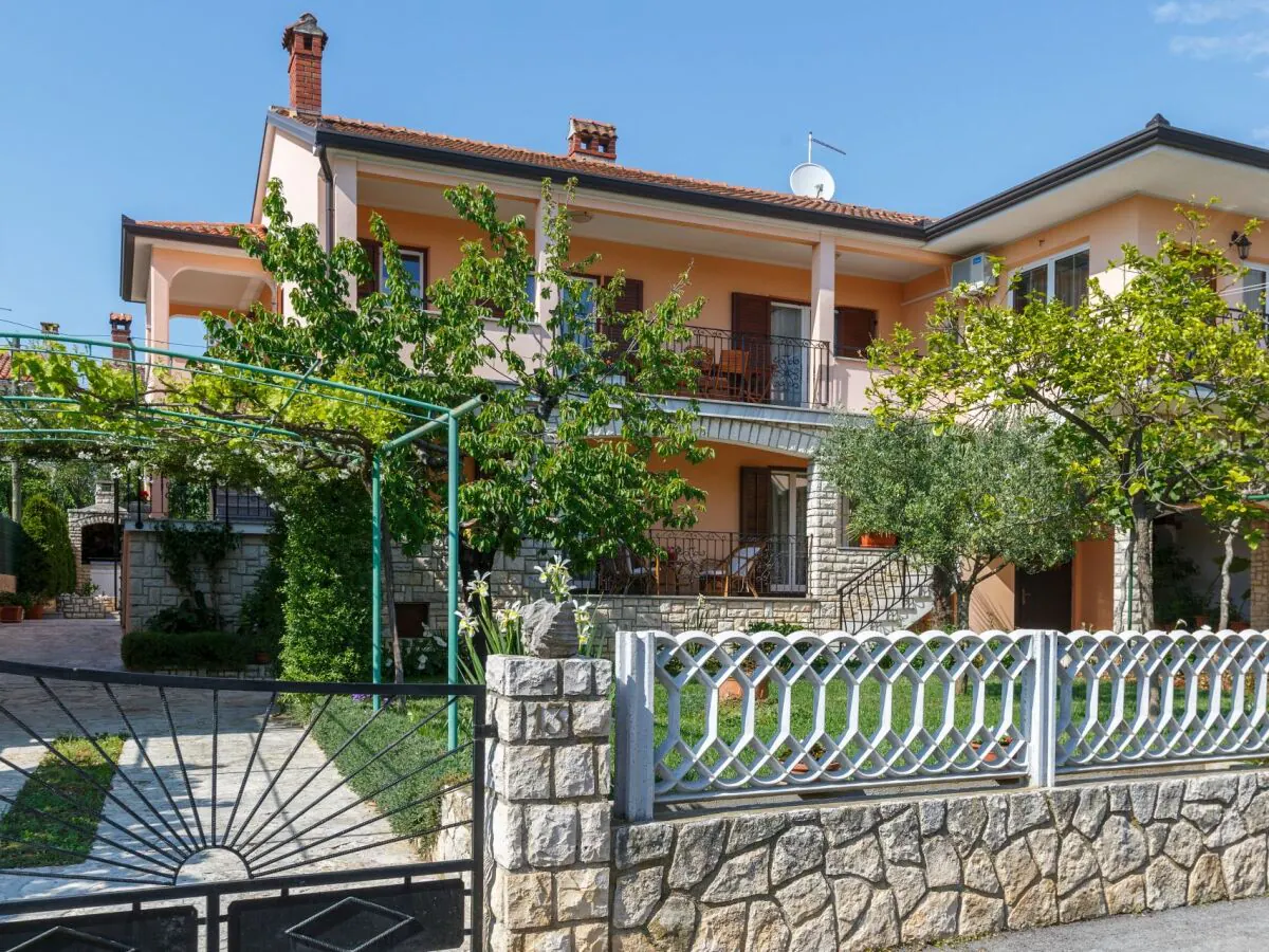 Apartment One bedroom apartment with terrace Rovinj A-14153-b - Outdoor photo 2