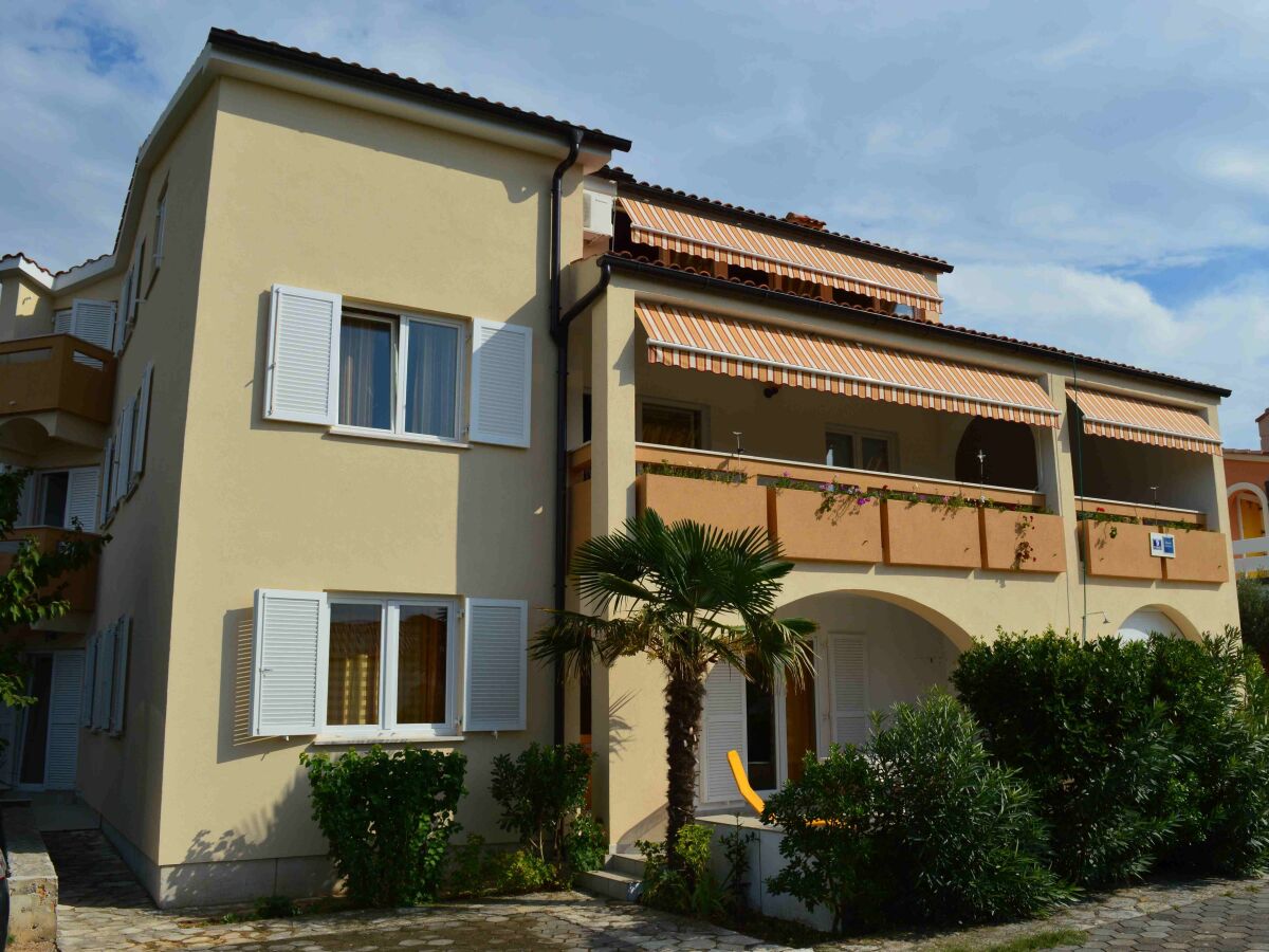 Apartment Two bedroom apartment with terrace Punat, Krk A-16307-a - Outdoor photo 2