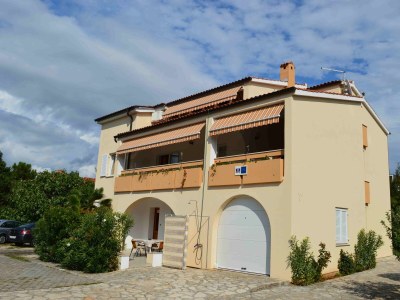 Apartment Two bedroom apartment with terrace Punat, Krk A-16307-a - Outdoor photo 3