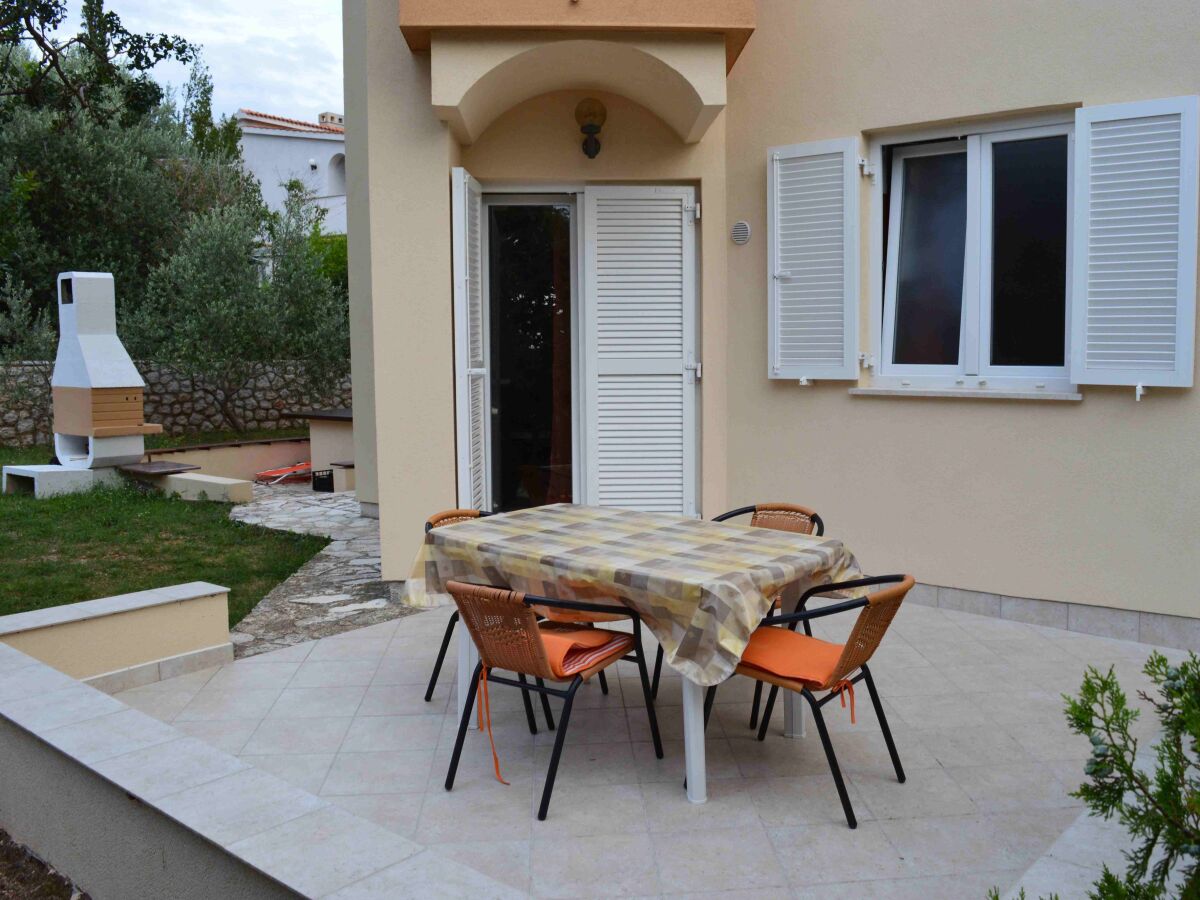 Apartment Two bedroom apartment with terrace Punat, Krk A-16307-b