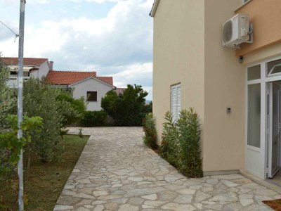 Apartment Two bedroom apartment with terrace Punat, Krk A-16307-b - Outdoor photo 6