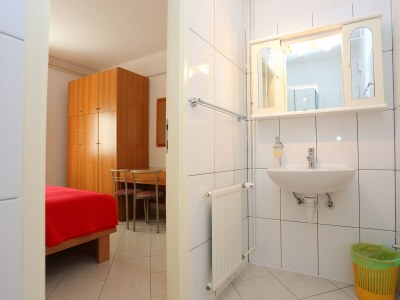 Apartment Two bedroom apartment with terrace and sea view Duće, Omiš A-16406-a - Outdoor photo 32