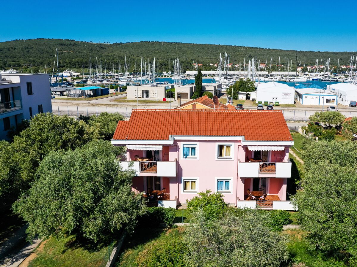 Apartment Two bedroom apartment with balcony Bibinje, Zadar A-14280-a