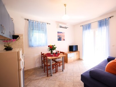 Apartment Two bedroom apartment with balcony Bibinje, Zadar A-14280-a - Outdoor photo 6