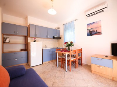 Apartment Two bedroom apartment with balcony Bibinje, Zadar A-14280-a - Outdoor photo 7