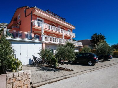 Apartment One bedroom apartment with terrace and sea view Starigrad, Paklenica A-16421-c - Outdoor photo 9