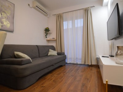 Apartment One bedroom apartment with terrace and sea view Starigrad, Paklenica A-16421-c - Outdoor photo 12