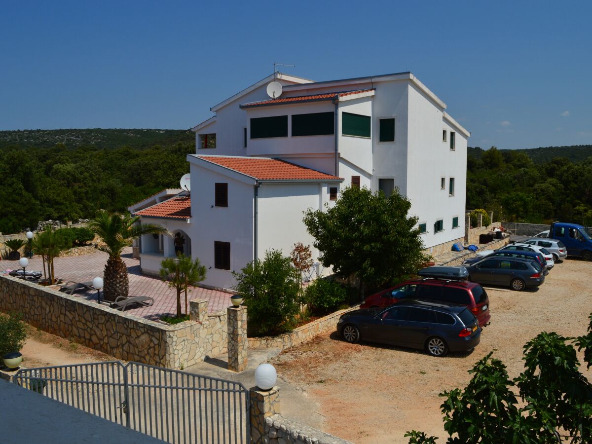 Apartment Two bedroom apartment with balcony and sea view Cove Ljubljeva, Trogir A-14314-d - Outdoor photo 4