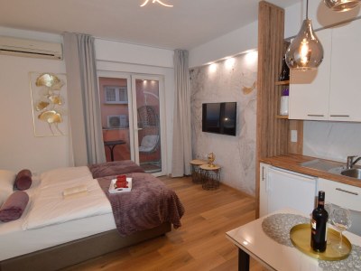 Apartment Studio flat with balcony and sea view Starigrad, Paklenica AS-16421-a - Outdoor photo 15