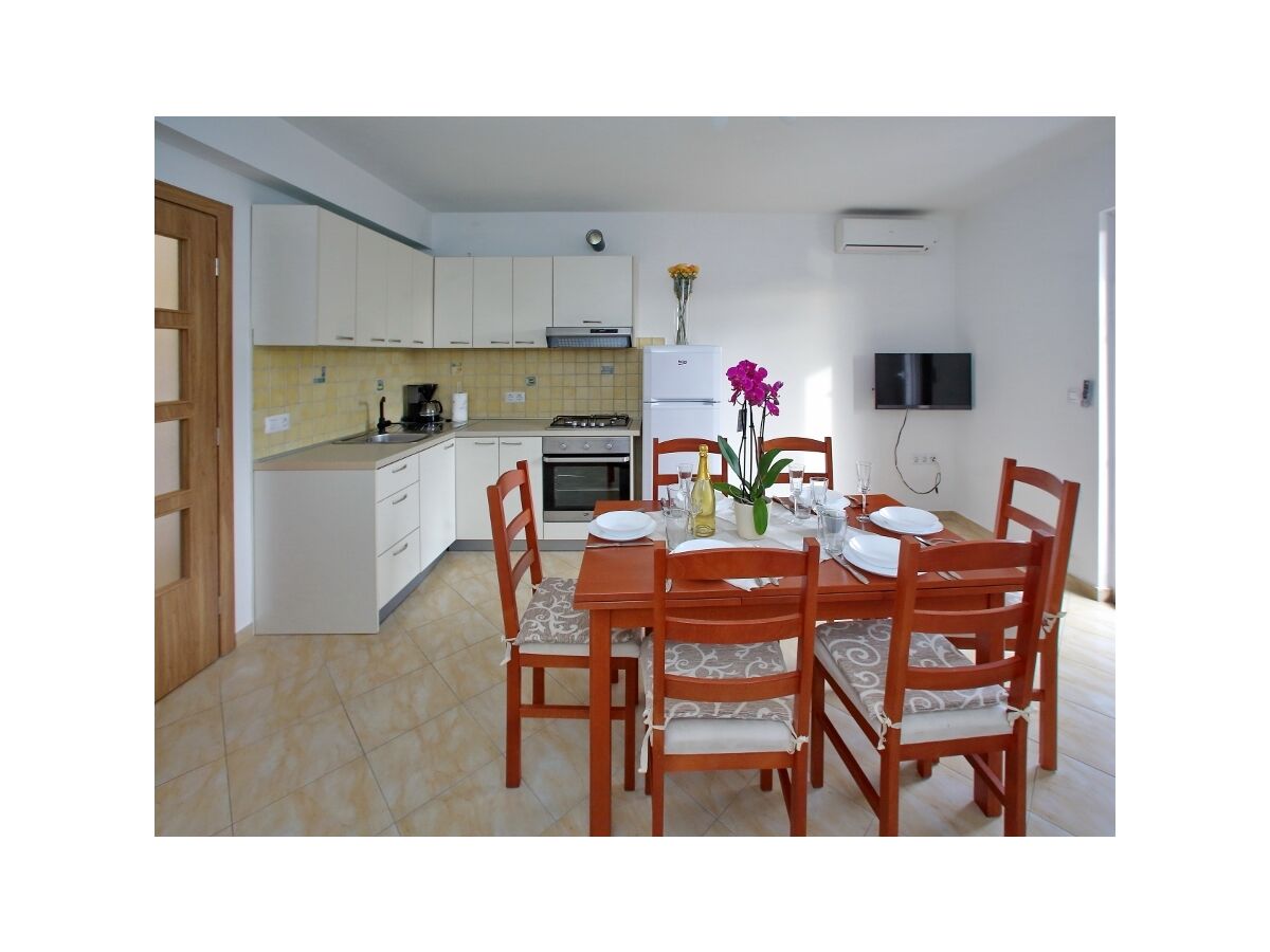 Apartment Three bedroom apartment with balcony Sukošan, Zadar A-16641-b