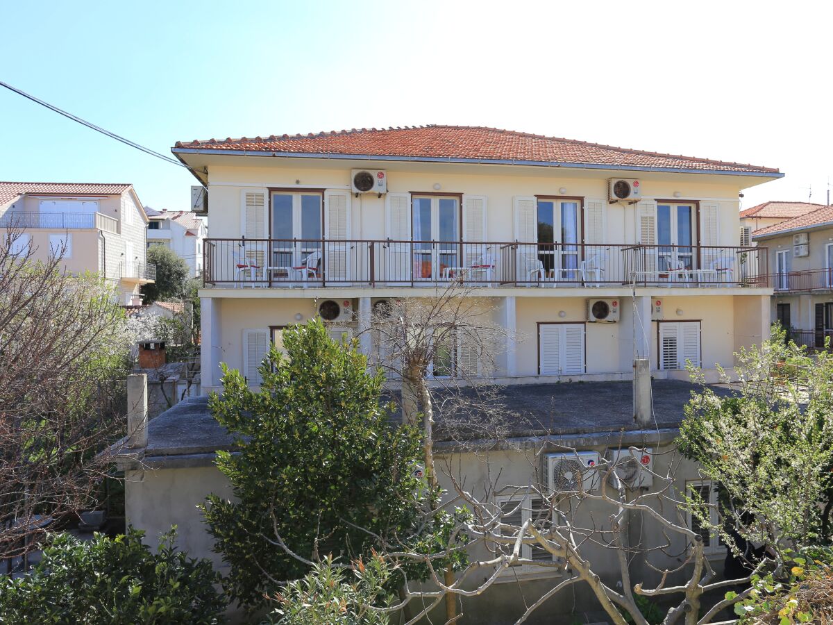 Apartment Two bedroom apartment with balcony and sea view Supetar, Brač A-16656-b - Outdoor photo 4