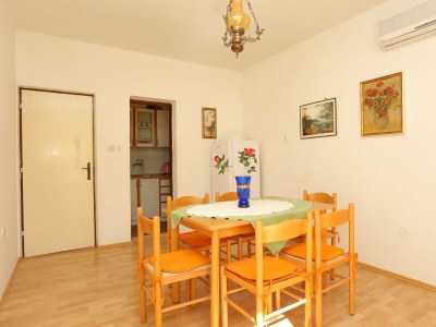 Apartment Two bedroom apartment with balcony and sea view Supetar, Brač A-16656-b - Outdoor photo 11