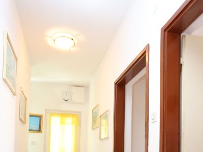 Apartment Two bedroom apartment with balcony and sea view Supetar, Brač A-16656-c - Outdoor photo 19