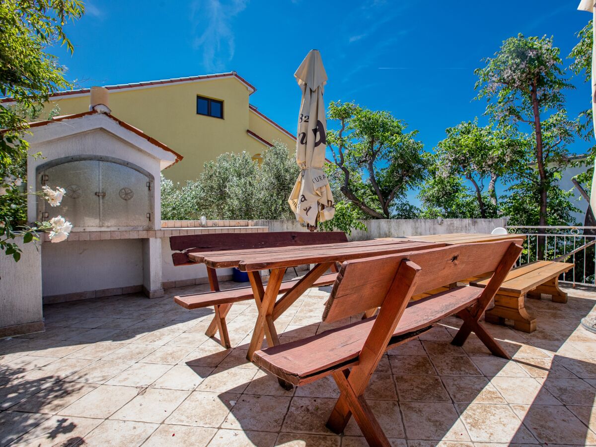 Apartment One bedroom apartment with terrace and sea view Barbat, Rab A-16723-b - Outdoor photo 4