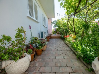 Apartment One bedroom apartment with terrace and sea view Barbat, Rab A-16723-b - Outdoor photo 8