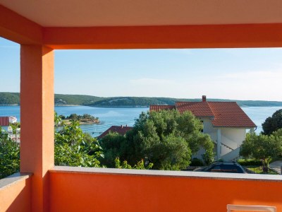 Apartment Two bedroom apartment with terrace and sea view Supetarska Draga - Gonar, Rab A-16738-a in Rab - Apartment