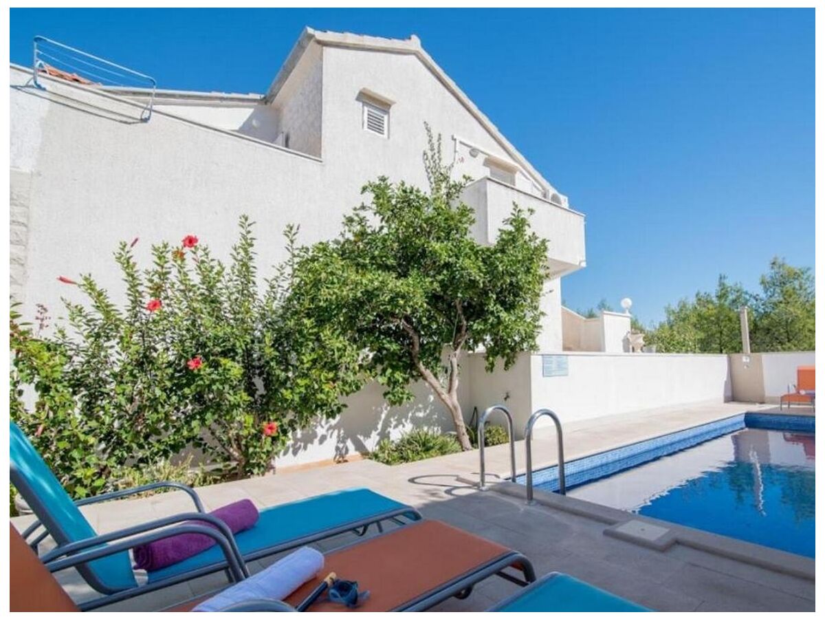 Apartment One bedroom apartment with terrace and sea view Supetar, Brač A-16774-c - Outdoor photo 4