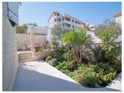 Apartment One bedroom apartment with terrace and sea view Supetar, Brač A-16774-c - Outdoor photo 14