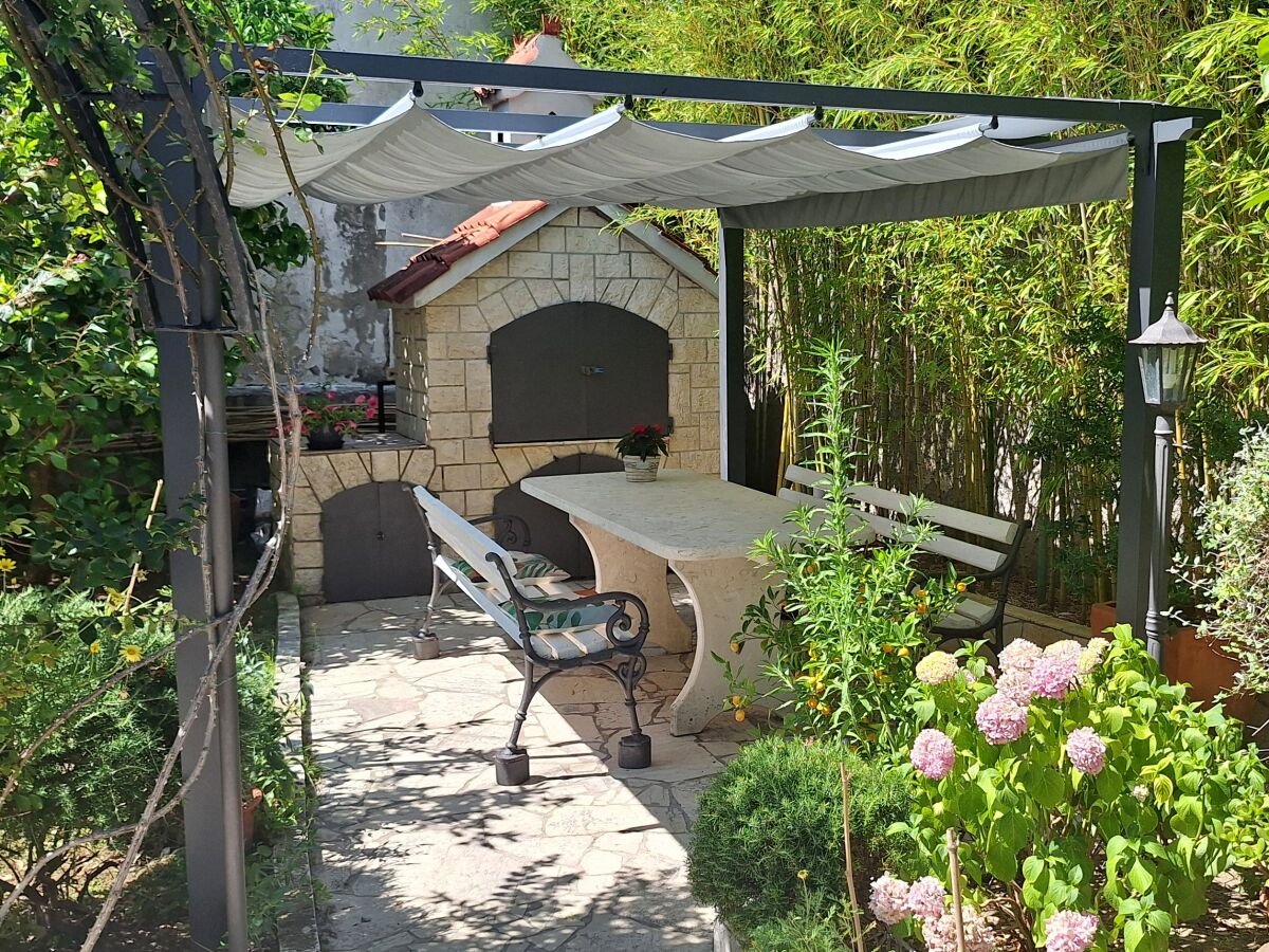 Apartment Apartments by the sea Rab - 14515