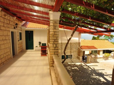 Apartment Two bedroom apartment with terrace and sea view Sutivan, Brač A-16846-a - Outdoor photo 9