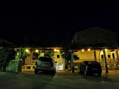 Apartment Two bedroom apartment with terrace and sea view Sutivan, Brač A-16846-a - Outdoor photo 13