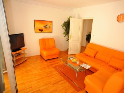 Apartment Two bedroom apartment with terrace and sea view Sutivan, Brač A-16846-a - Outdoor photo 15